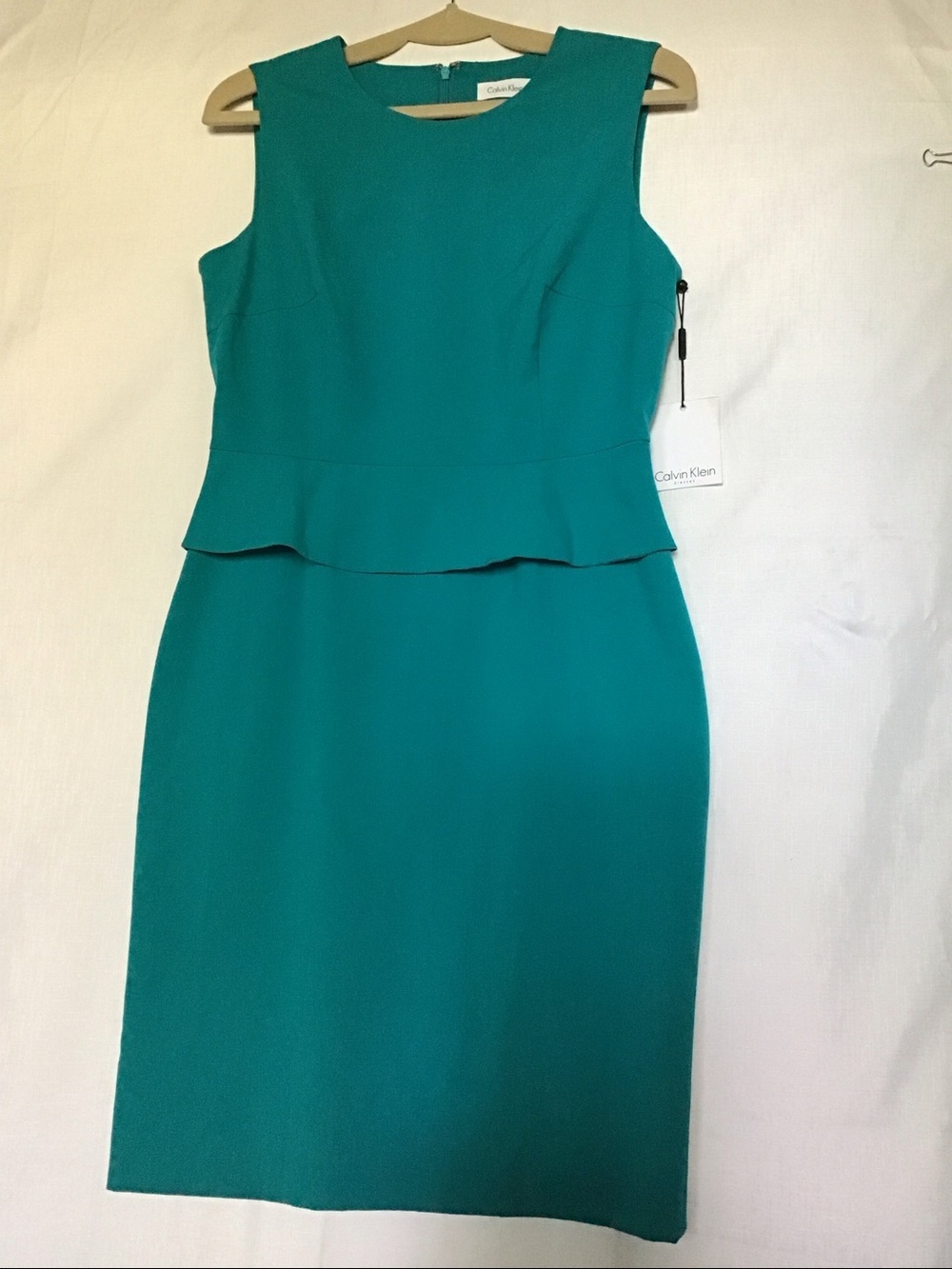 Calvin Klein Peplum Sheath Women's Dress Size 8 Lag Lagoon color